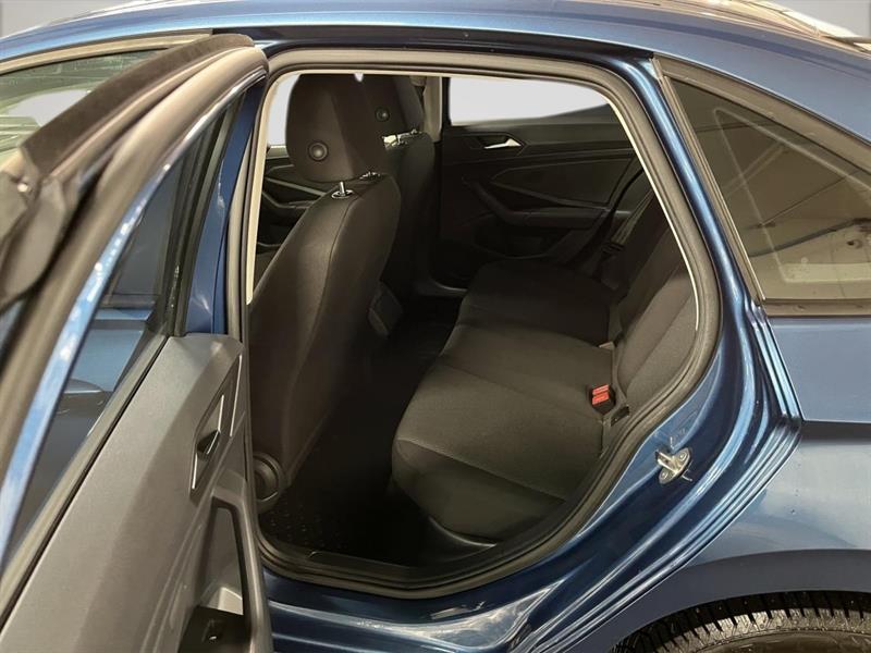 volkswagen Jetta 2019 - 16
