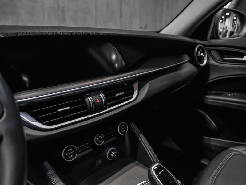 alfa romeo Stelvio 2021 - 16