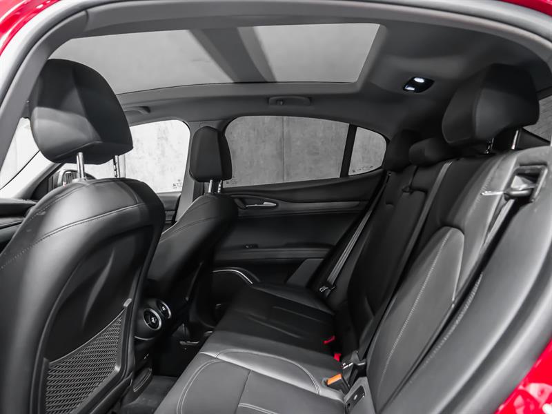 alfa romeo Stelvio 2021 - 18