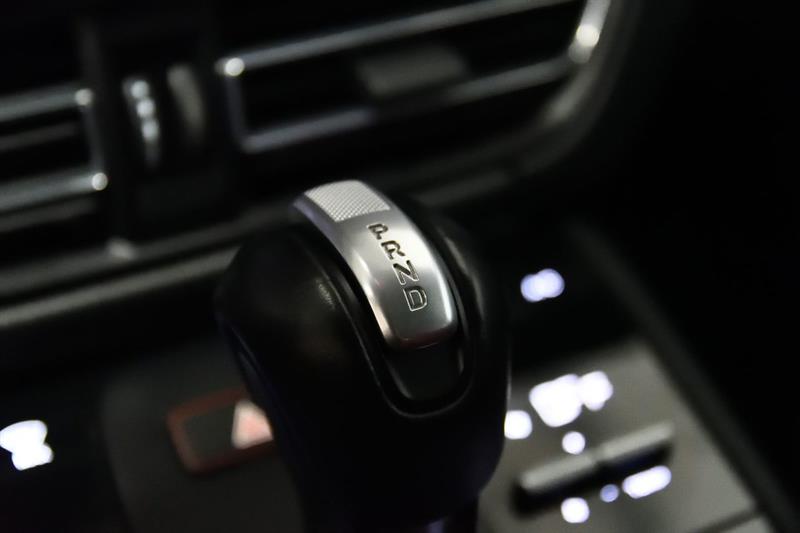 porsche Macan 2023 - 24