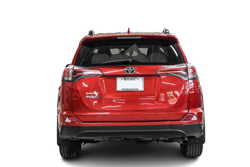 2017 Toyota RAV4 - Image 9
