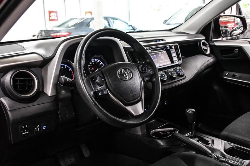 2017 Toyota RAV4 - Image 13