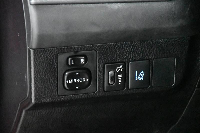 2017 Toyota RAV4 - Image 21