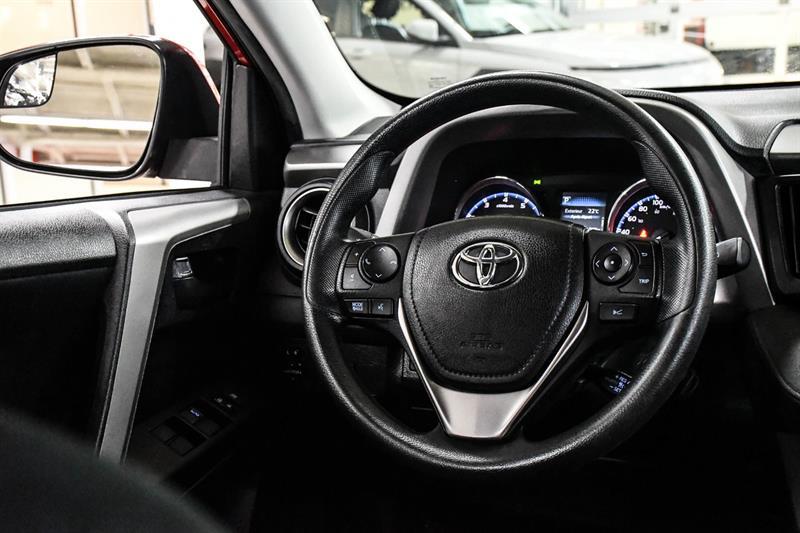 2017 Toyota RAV4 - Image 22