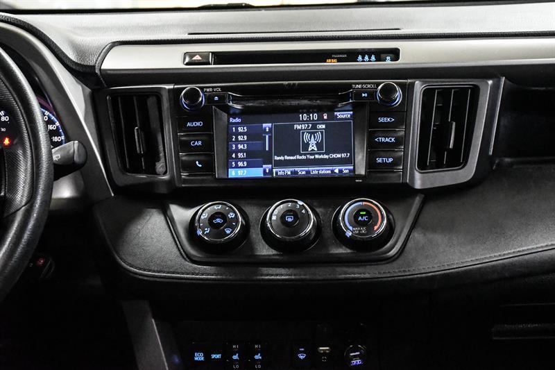 2017 Toyota RAV4 - Image 26