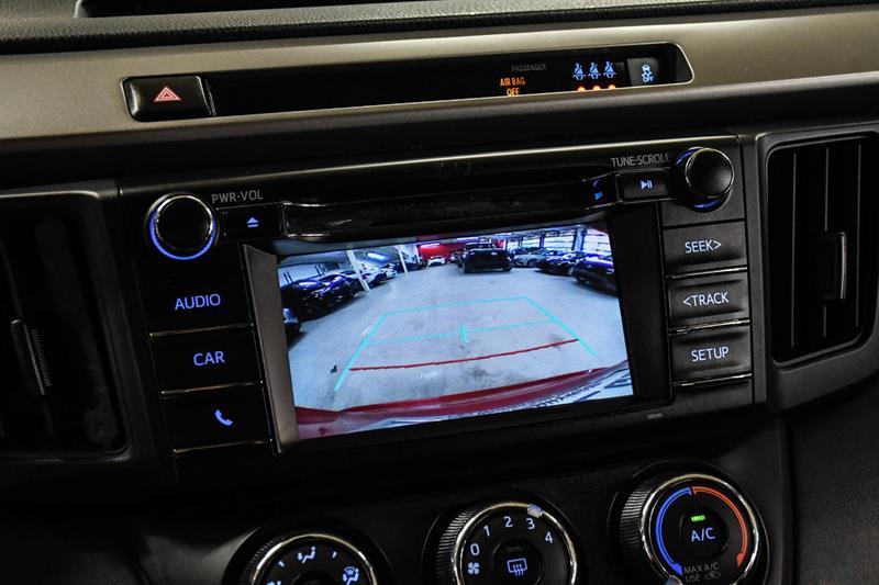 2017 Toyota RAV4 - Image 27