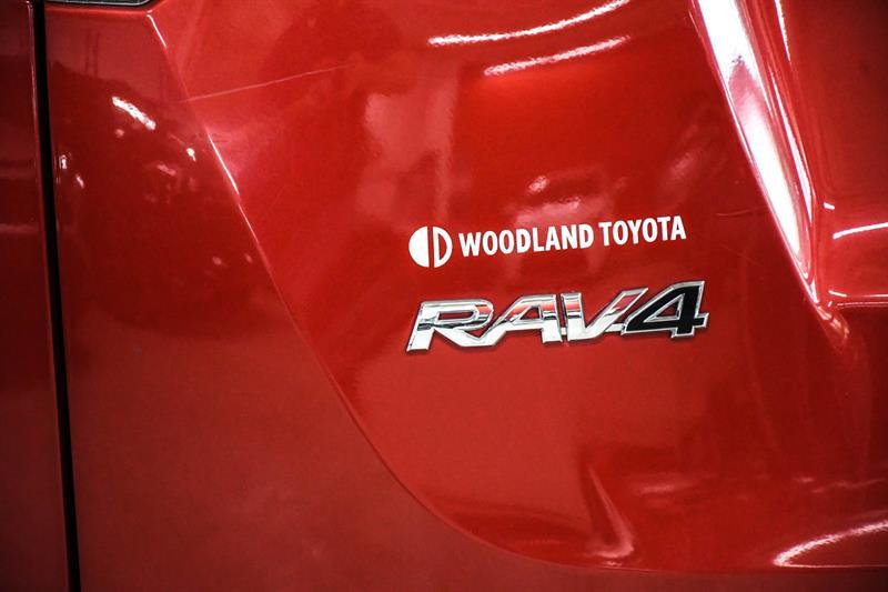 2017 Toyota RAV4 - Image 31