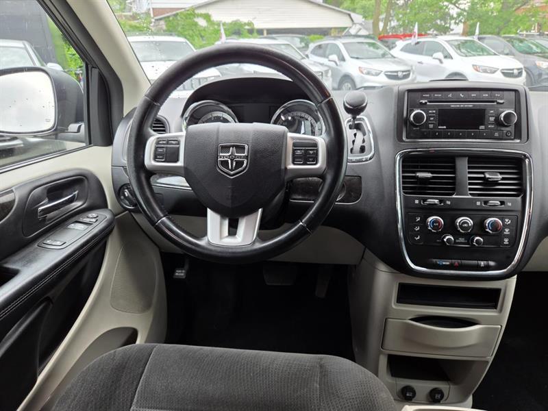 2016 Dodge Grand Caravan - Image 16
