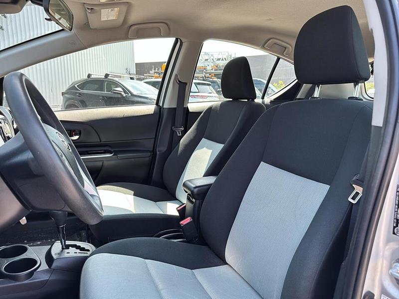 toyota Prius 2017 - 13