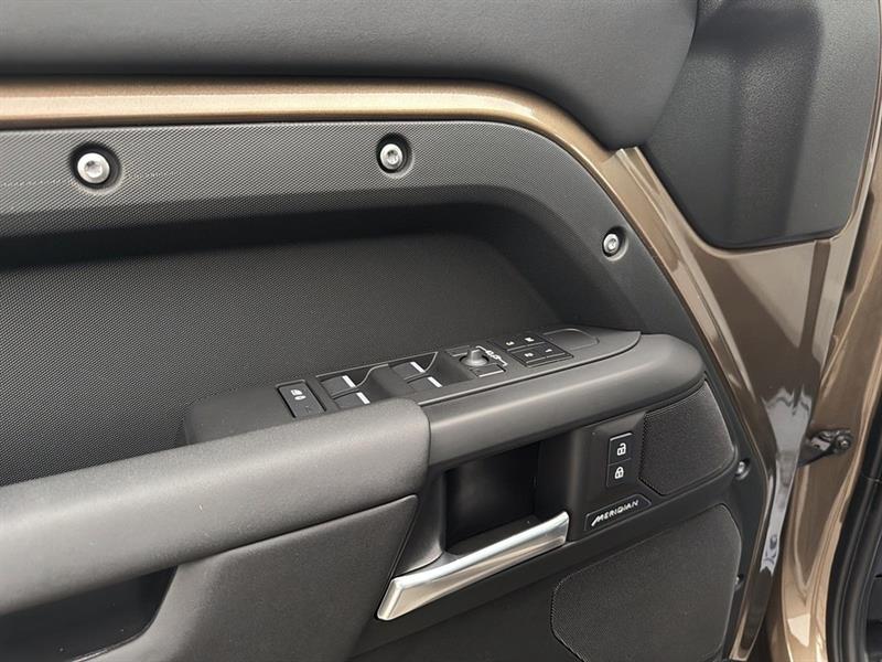 land rover Defender 2025 - 12