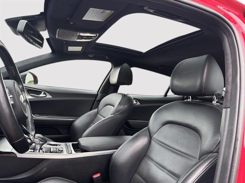 kia Stinger 2018 - 16