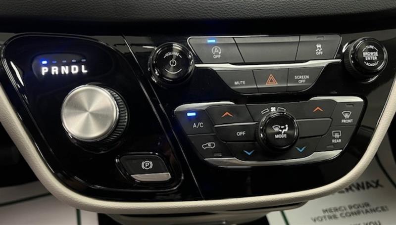 chrysler Pacifica 2019 - 23