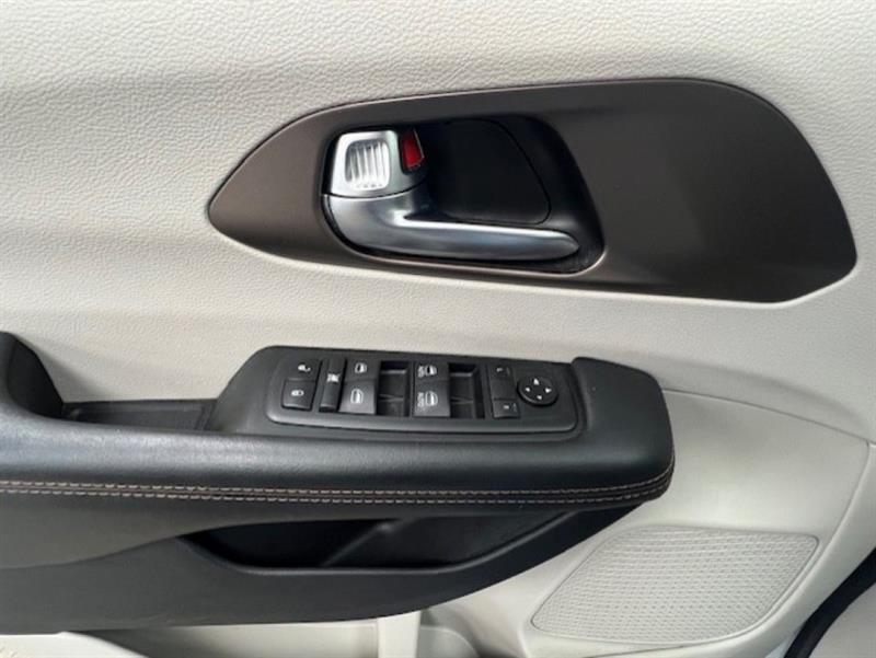 chrysler Pacifica 2019 - 26