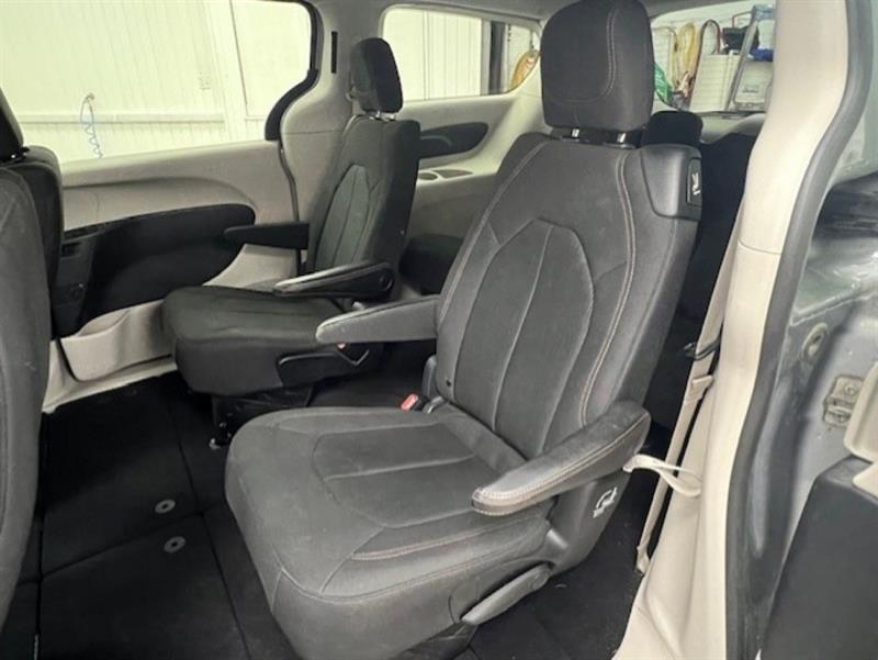 chrysler Pacifica 2019 - 32