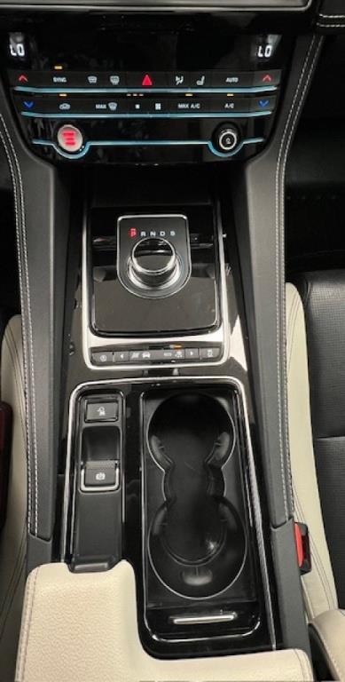 jaguar F-PACE 2019 - 21