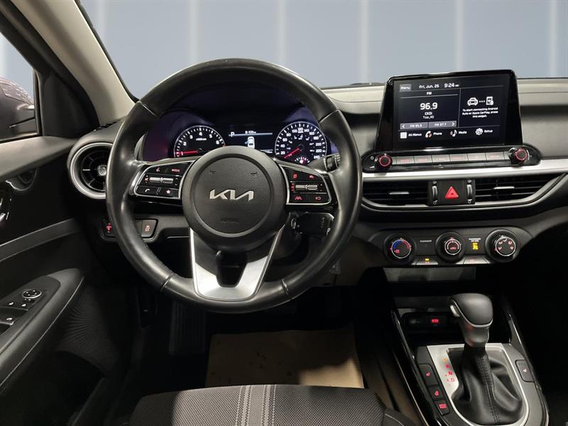 kia Forte 2023 - 16