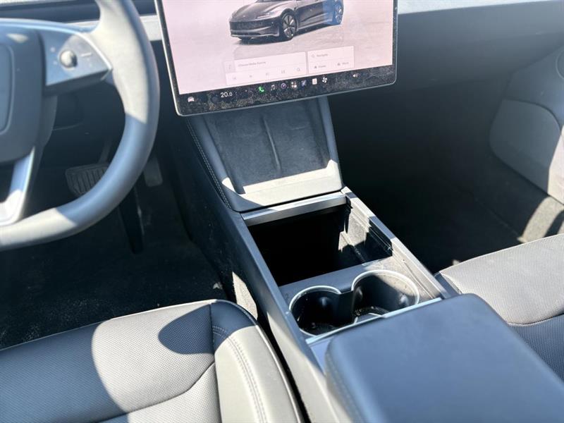 tesla Model 3 2024 - 11