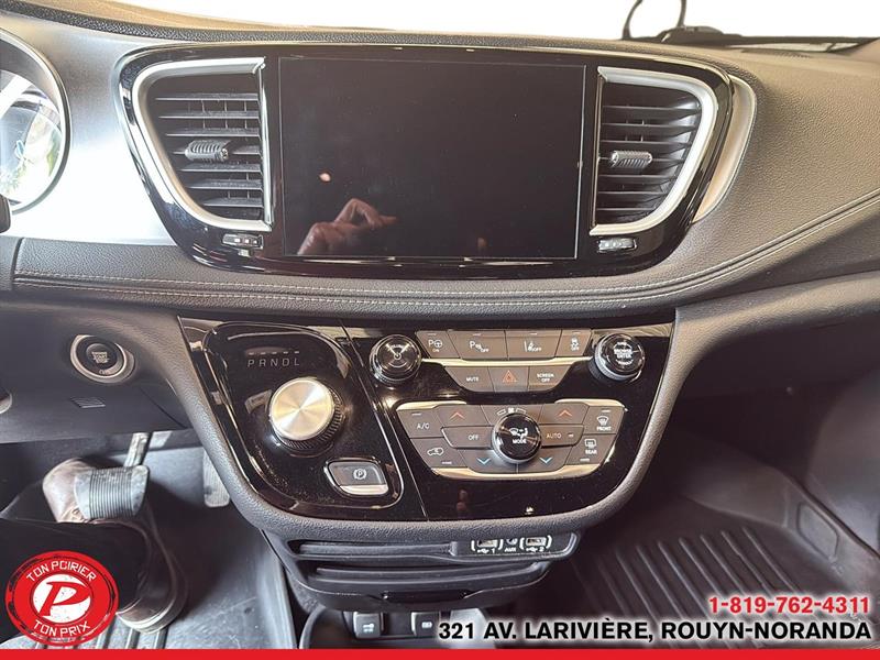 chrysler Pacifica Hybrid 2021 - 12