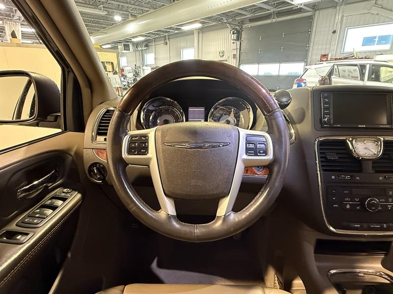 chrysler Town & Country 2015 - 13