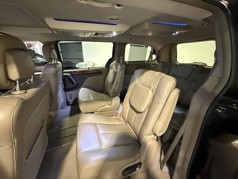 chrysler Town & Country 2015 - 23