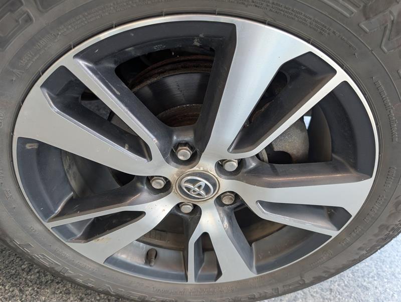 toyota RAV4 2018 - 26