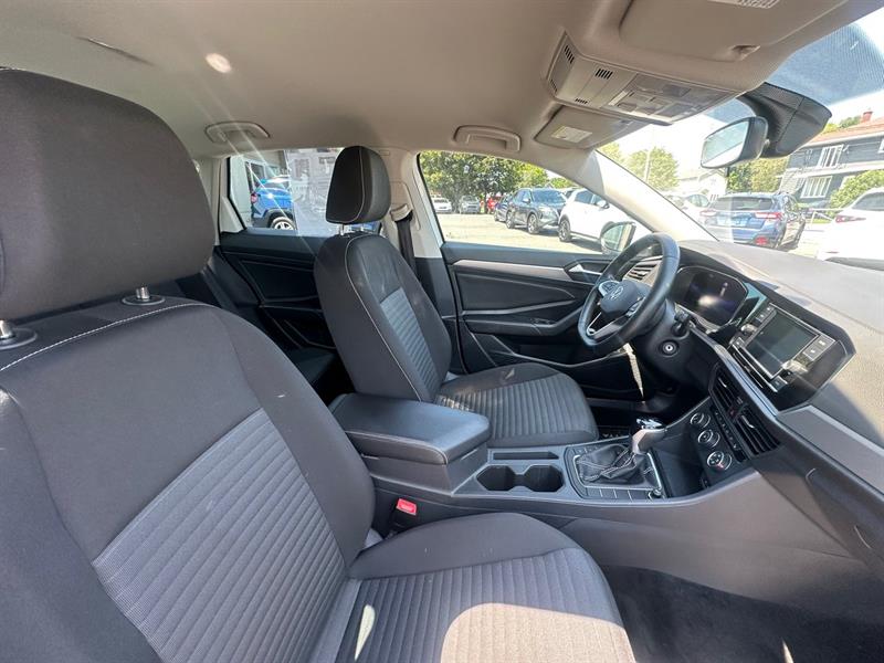 volkswagen Jetta 2023 - 12