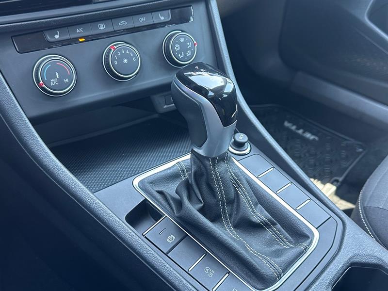 volkswagen Jetta 2023 - 16