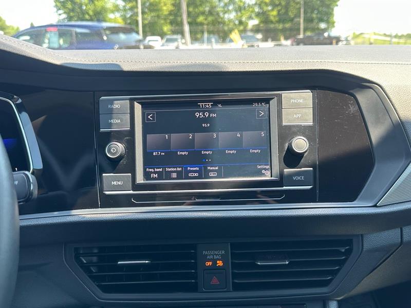 volkswagen Jetta 2023 - 17