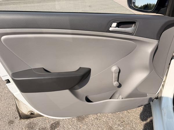 hyundai Accent 2014 - 10