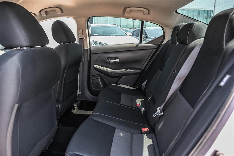 nissan Sentra 2020 - 19