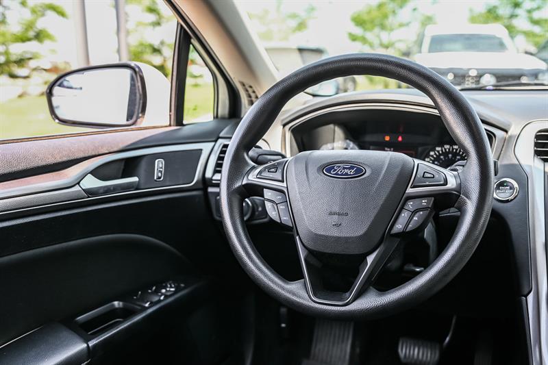 ford Fusion 2017 - 17