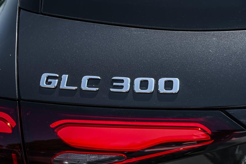 mercedes-benz GLC300 2025 - 12