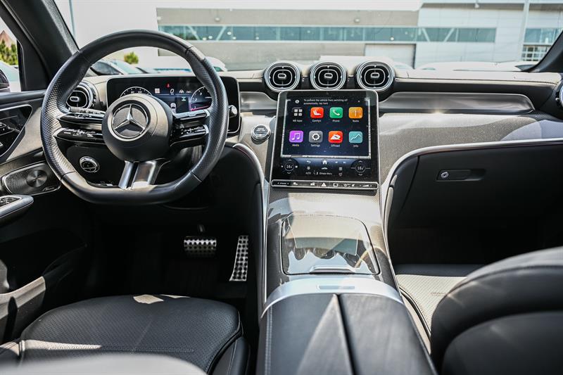 mercedes-benz GLC300 2025 - 26