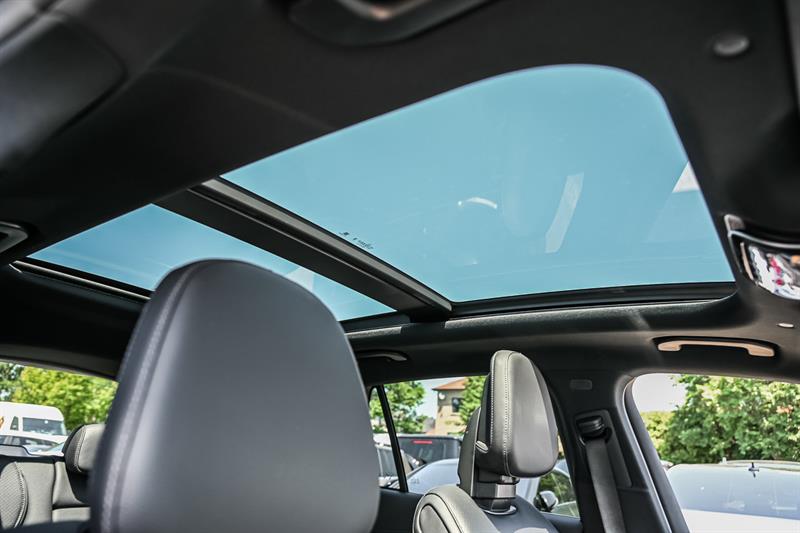 mercedes-benz GLC300 2025 - 31