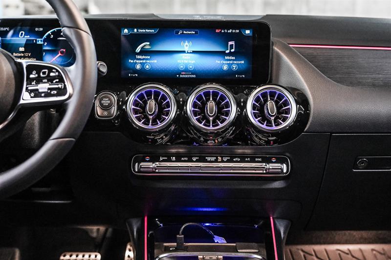 mercedes-benz GLA250 2022 - 29