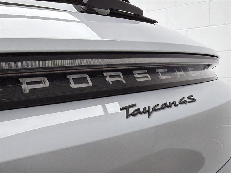 porsche Taycan 2022 - 12