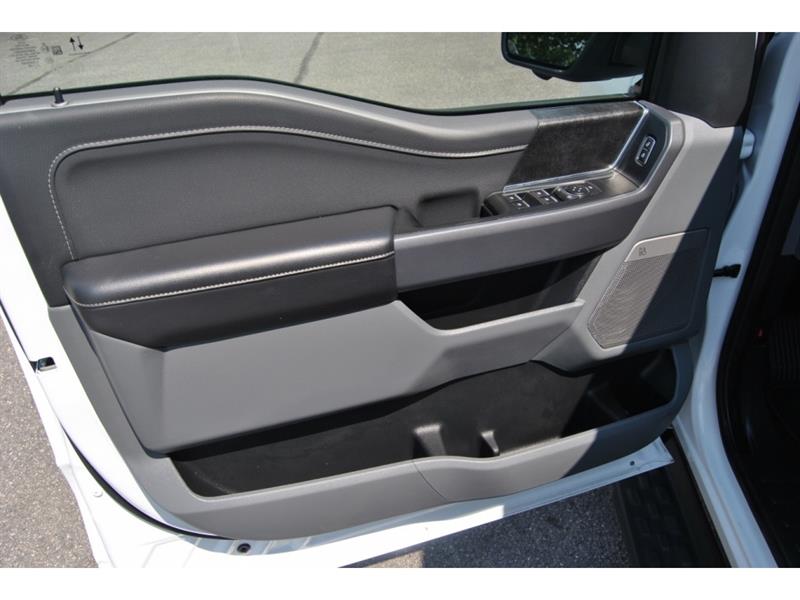 ford F-150 Lightning 2025 - 11