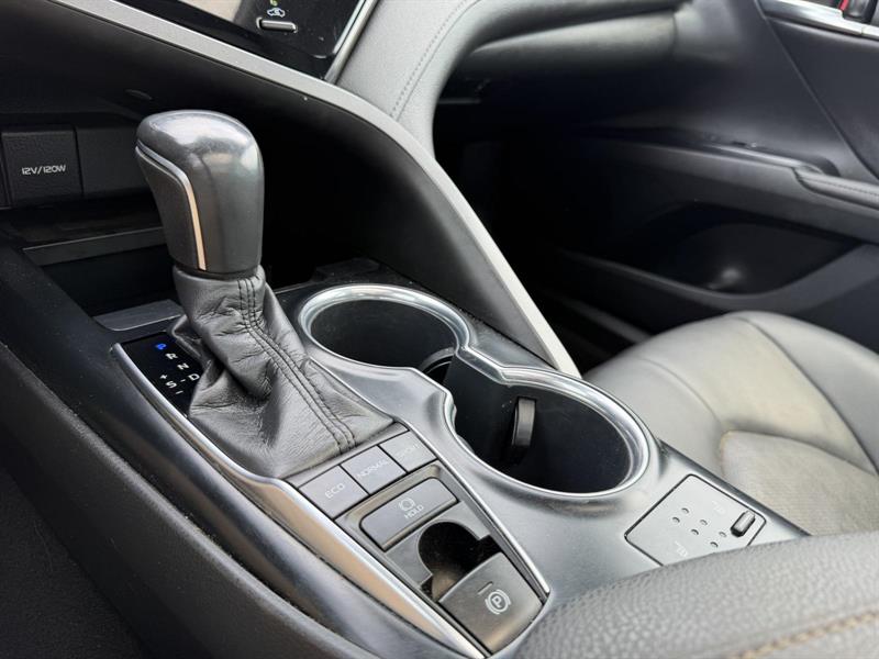 toyota Camry 2020 - 18