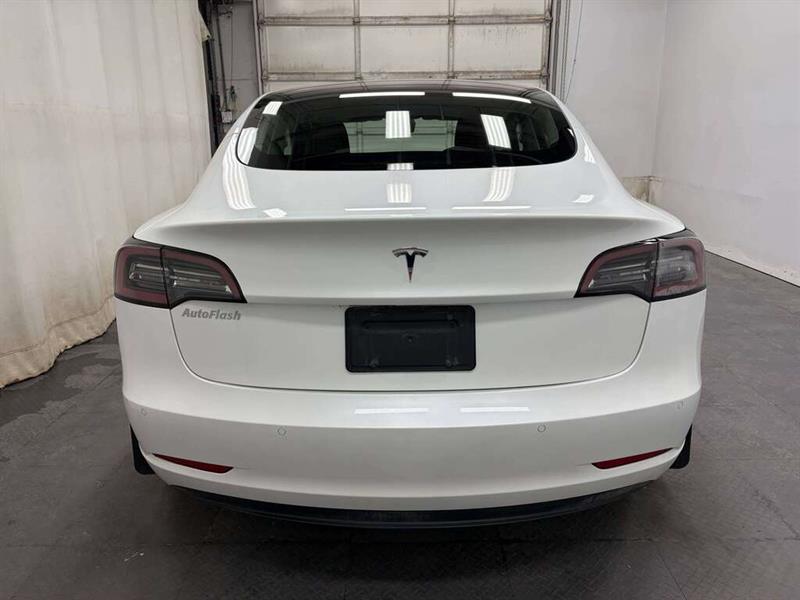 tesla Model 3 2022 - 6