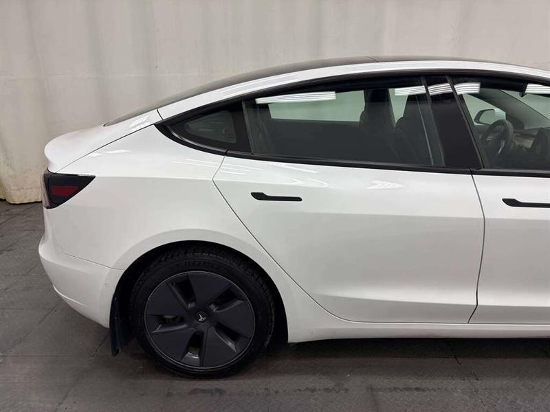 tesla Model 3 2022 - 12