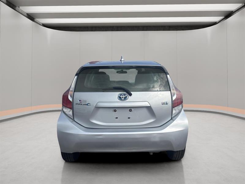 toyota Prius c 2016 - 4