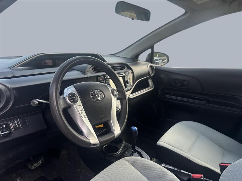 toyota Prius c 2016 - 6