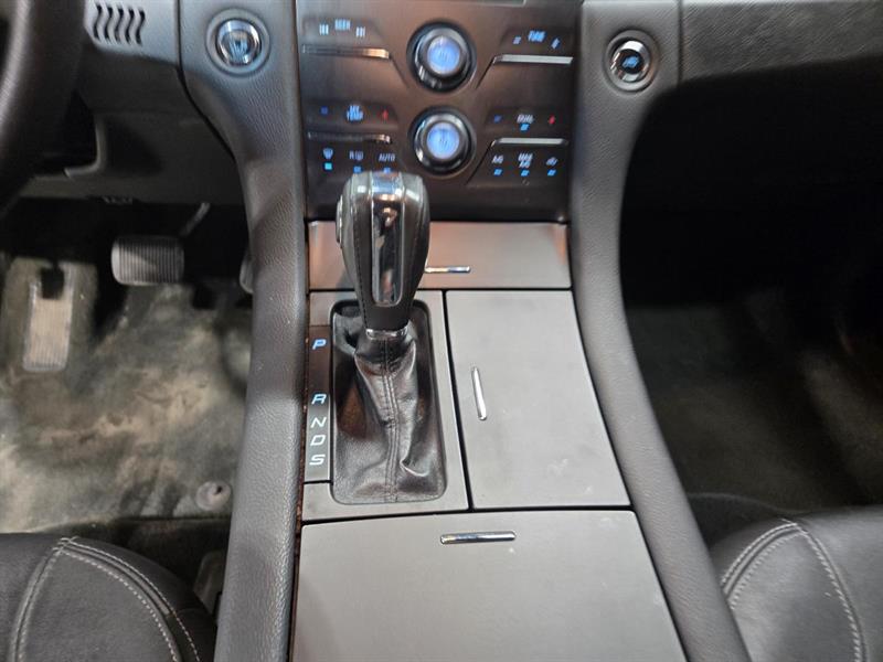 ford Taurus 2015 - 13