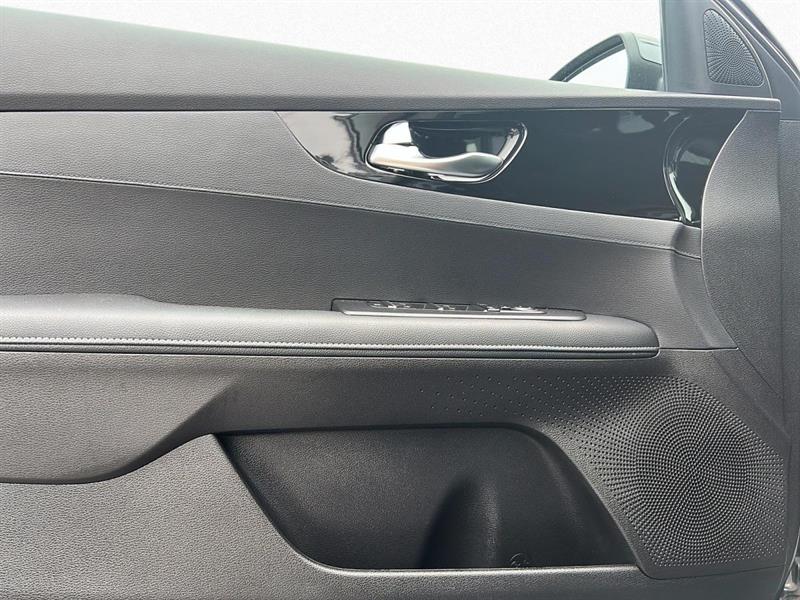 kia Forte 2023 - 11
