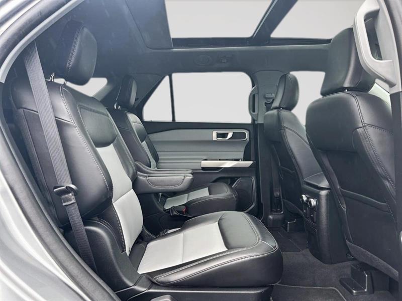 ford Explorer 2022 - 18