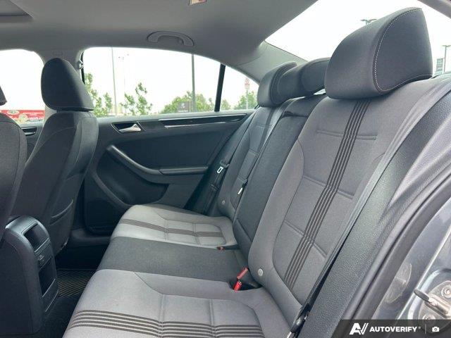 volkswagen Jetta Sedan 2017 - 26