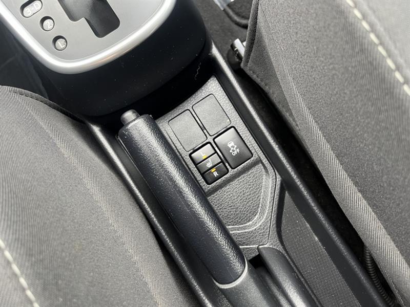toyota Yaris Hatchback 2019 - 12
