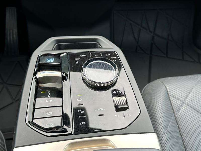bmw iX 2023 - 24