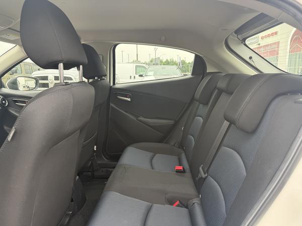 toyota Yaris Hatchback 2020 - 9