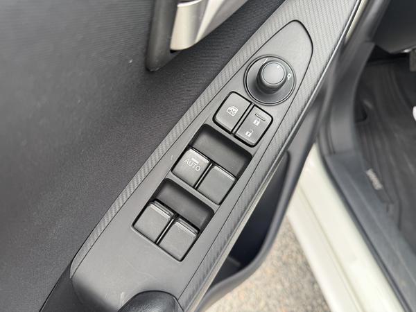 toyota Yaris Hatchback 2020 - 11